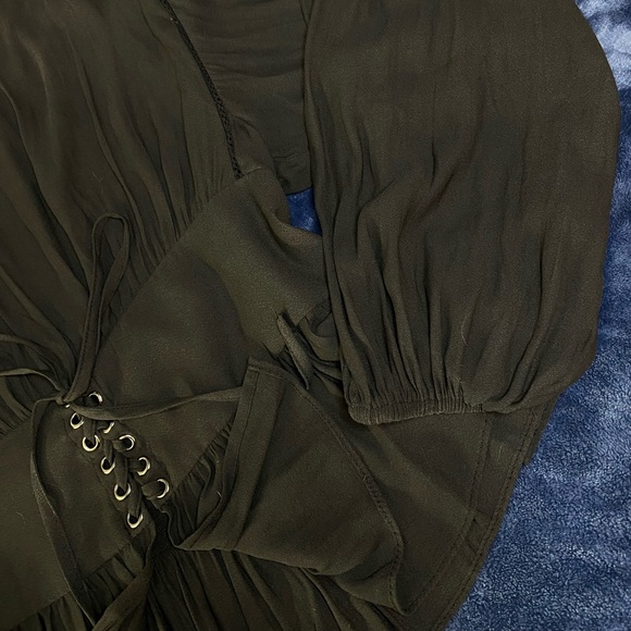 Flowy Black Long Sleeve Top - Picture 3 of 5